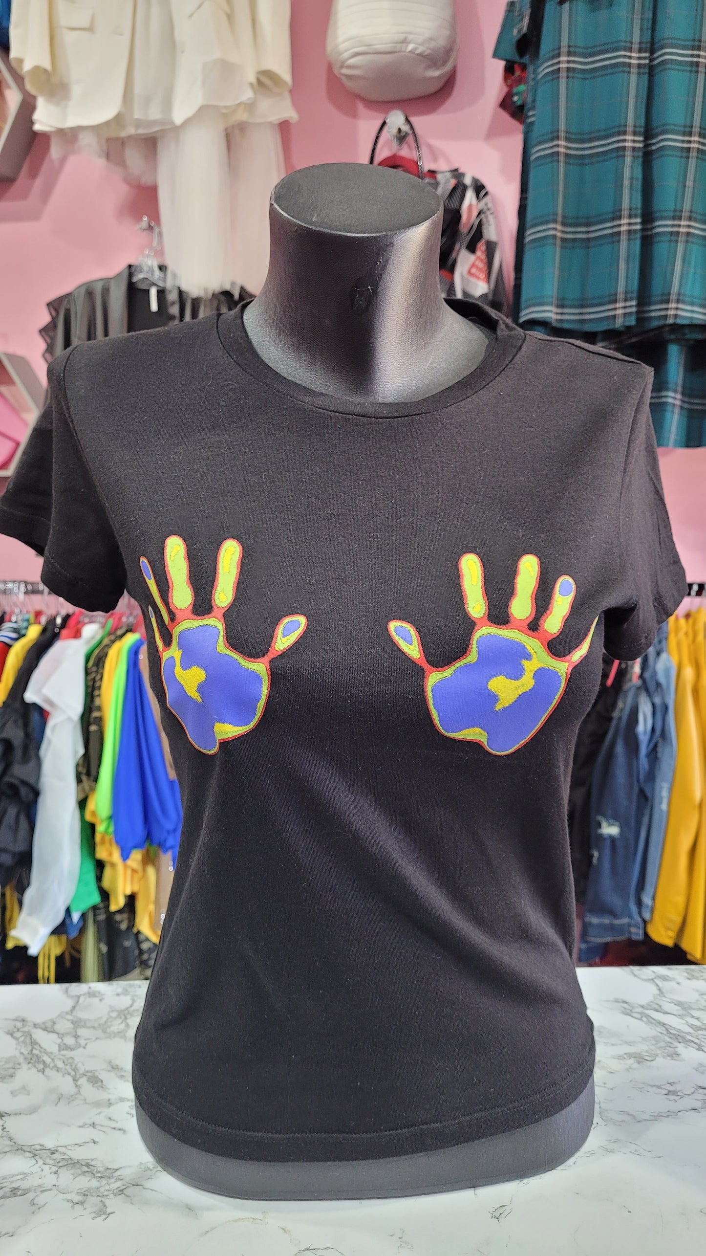 Hands on Top Tee