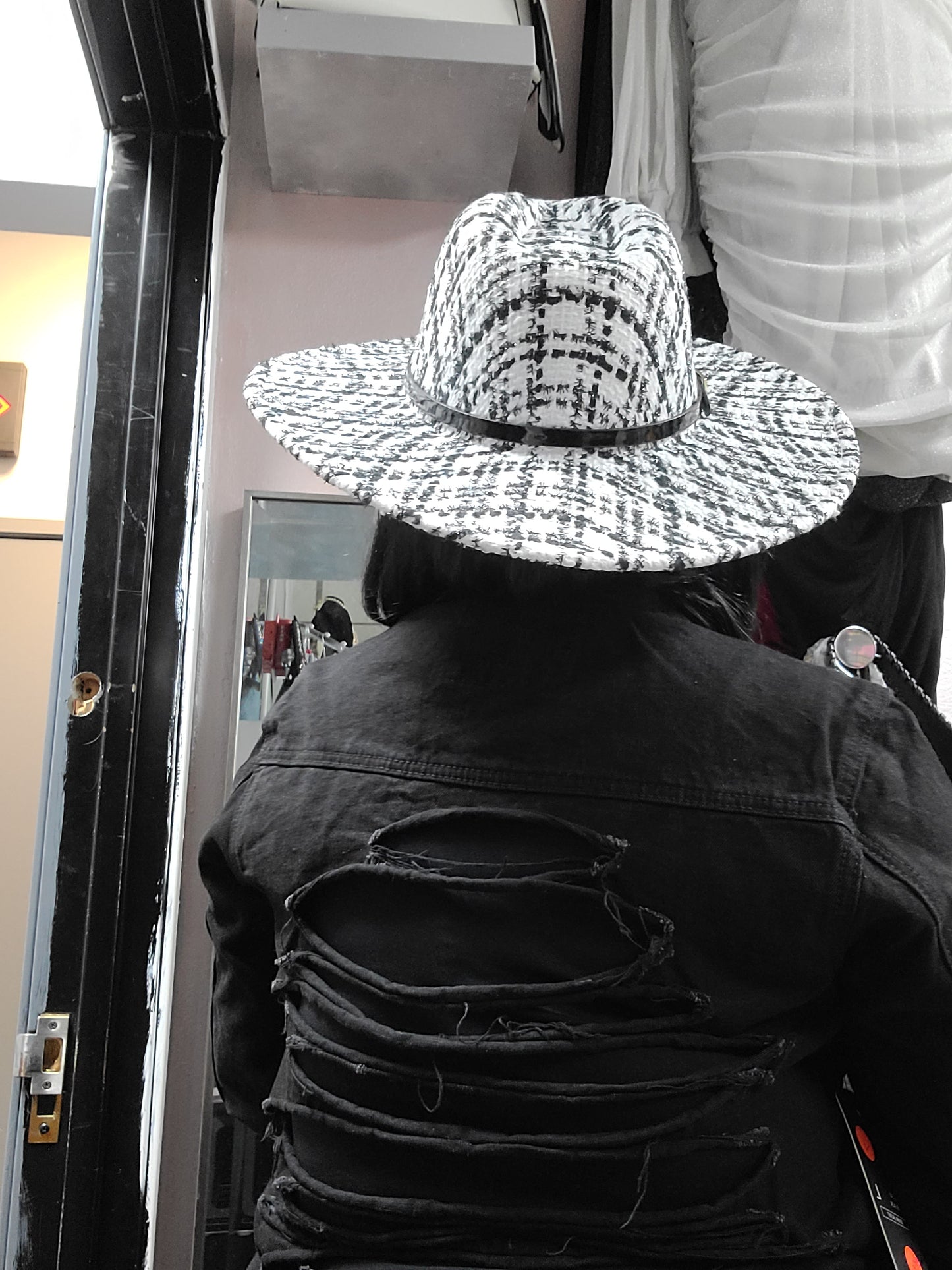 BELT BAND ACCENTED CHECK PATTERNED PANAMA HAT